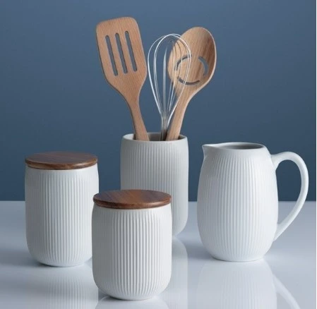 Mason Cash Mason & Cash Linear Pitcher 900ml - White 3 Mason Cash Mason & Cash Linear Pitcher 900ml - White - Image 3