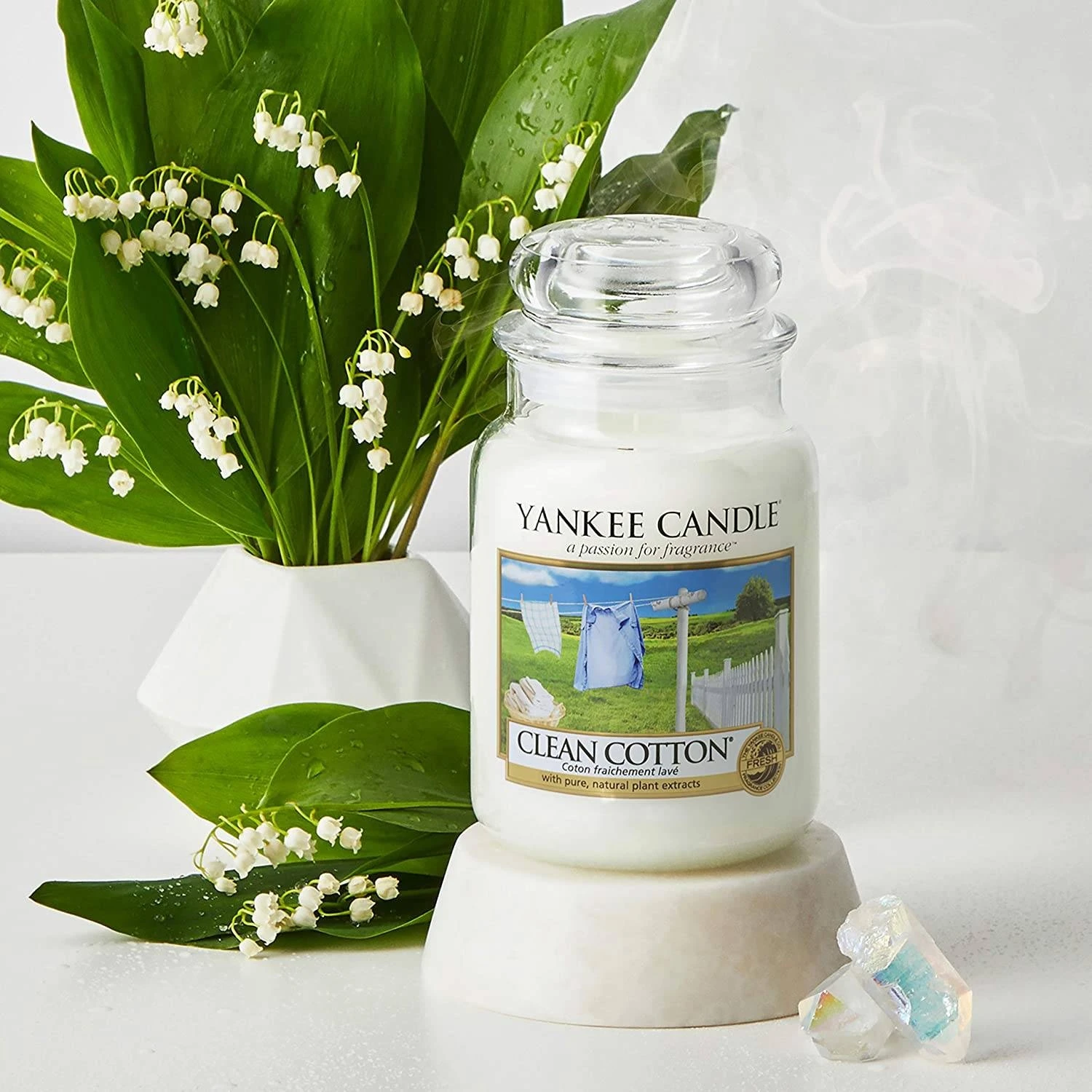 Yankee Candle Scented Jar Candle - Clean Cotton 2 Yankee Candle Scented Jar Candle - Clean Cotton - Image 2