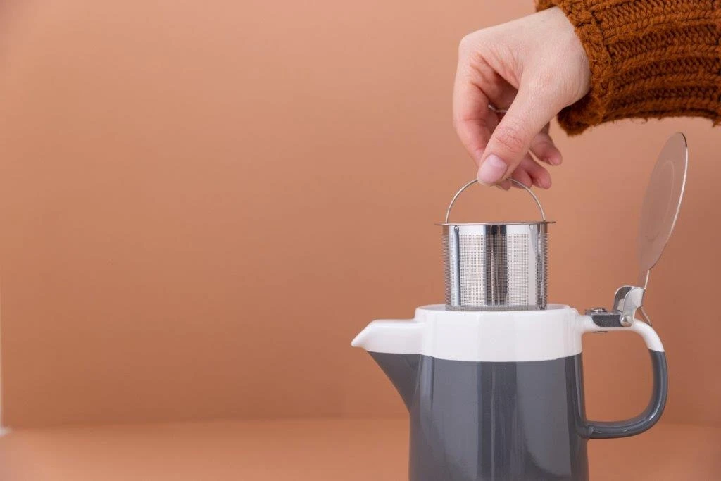 La Cafetiere Barcelona Teapot 4 Cup Cool Grey 3 La Cafetiere Barcelona Teapot 4 Cup Cool Grey - Image 3