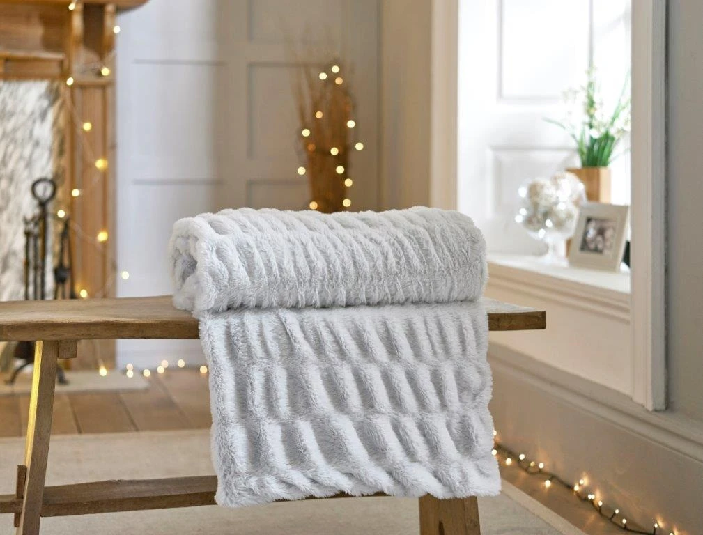 Deyongs New Hampshire Faux Fur Throw Silver 2 Deyongs New Hampshire Faux Fur Throw Silver - Image 2